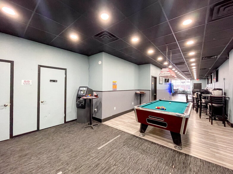 More Photos Of 1119 Thomas St, Redfield General Retail For Sale