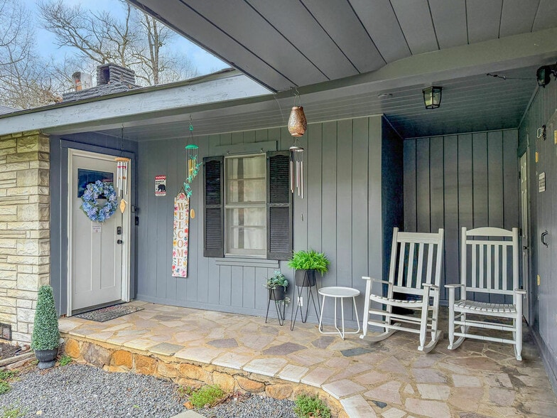 More Photos Of 740 River Rd, Gatlinburg Office For Sale