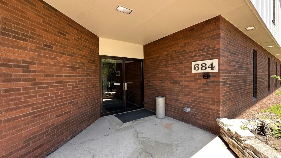 More Photos Of 684 W Boughton Rd, Bolingbrook Office For Lease