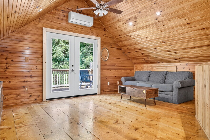 More Photos Of 105 Foothills Rd, Pikeville Multifamily For Sale