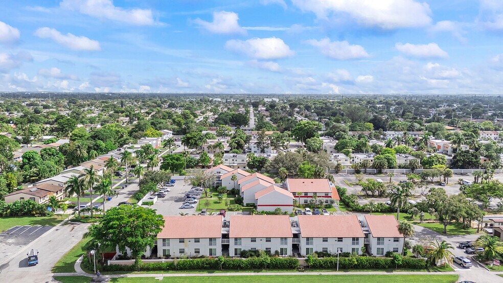 More Photos Of 700 SW 81st Ave, North Lauderdale Apartments For Sale