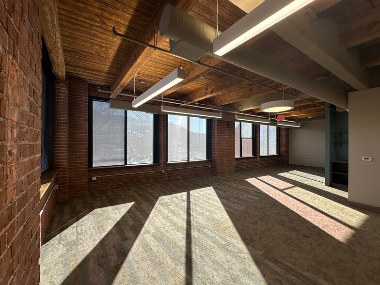 More Photos Of 1501 Reedsdale St, Pittsburgh Loft Creative Space For Lease