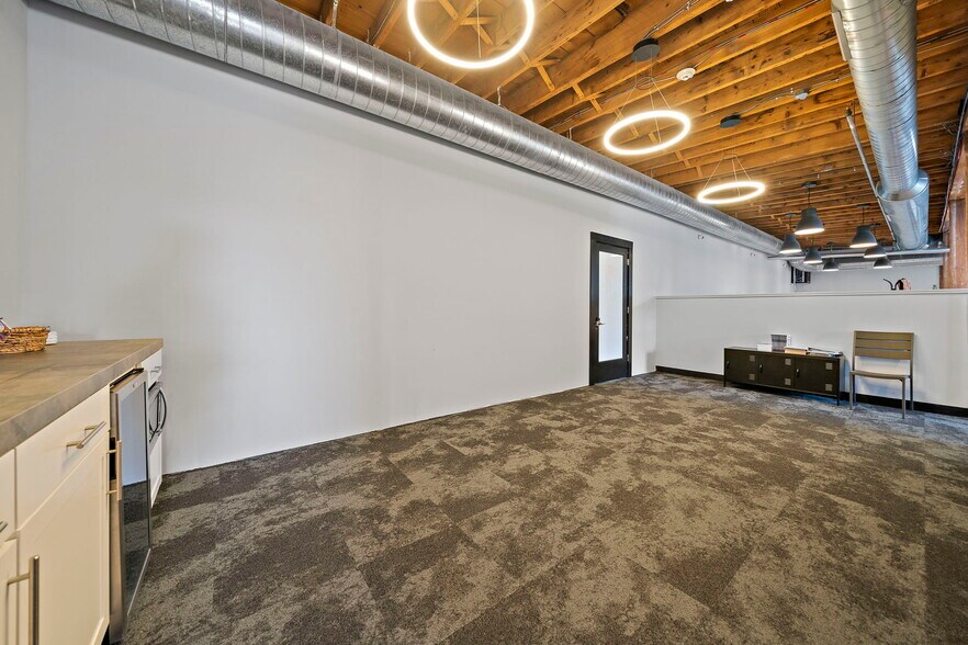 More Photos Of 12-16 Ericsson St, Boston Warehouse For Lease