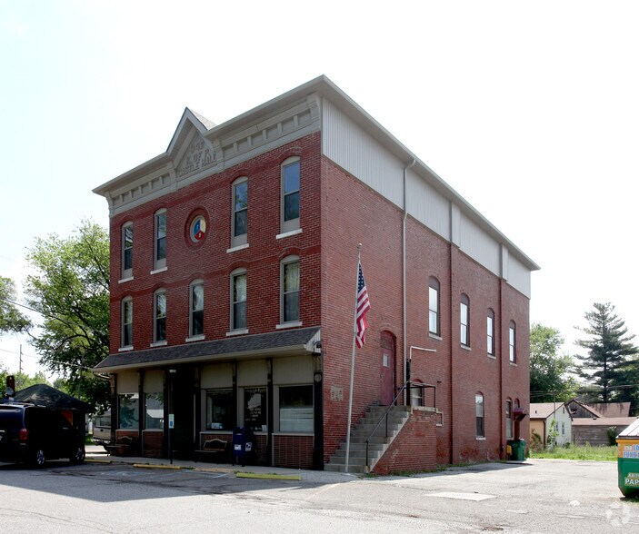 Primary Photo Of 405 N Church St, Lizton Storefront Retail Office For Sale