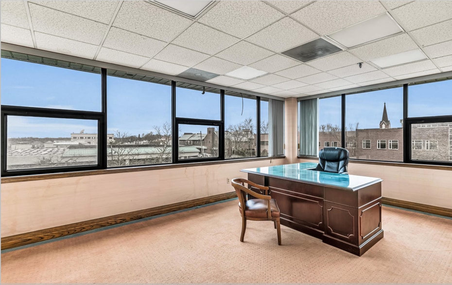 More Photos Of 10 Allen St, Toms River Office For Lease