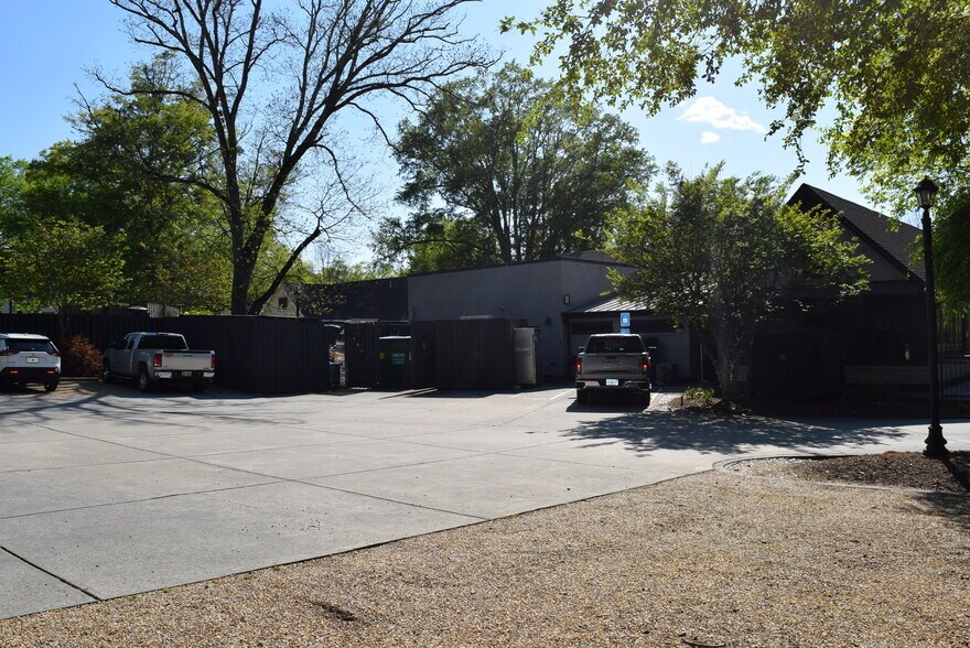 More Photos Of 1105 Canton St, Roswell Restaurant For Sale