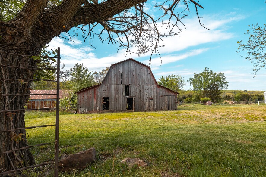 More Photos Of 5870 Old 66, Leasburg Winery Vineyard For Sale