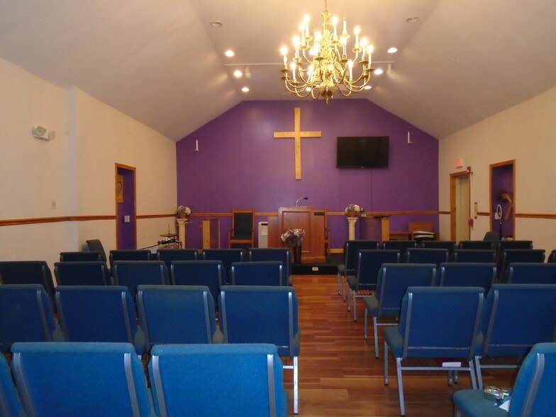 More Photos Of 1579 State St, New Haven Religious Facility For Sale