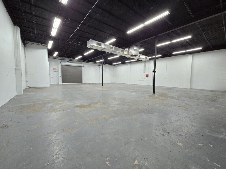 More Photos Of 52 SW 5th Ct, Pompano Beach Manufacturing For Lease