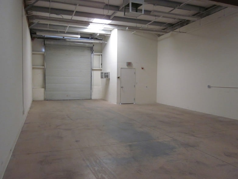 More Photos Of 2267-2277 W Gowan Rd, North Las Vegas Light Manufacturing For Lease