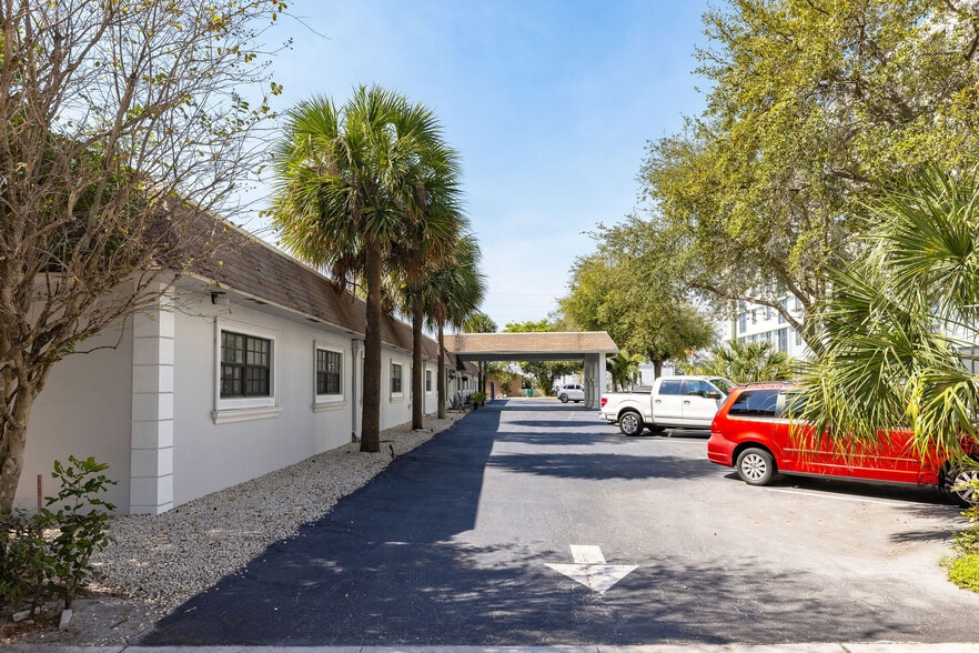 More Photos Of 151 SW 1st St, Dania Beach Assisted Living For Lease