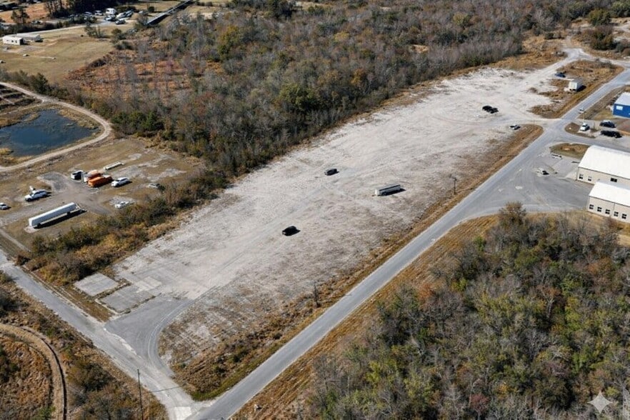 More Photos Of 2105 Longhorn Ave, Lakeland Warehouse For Lease