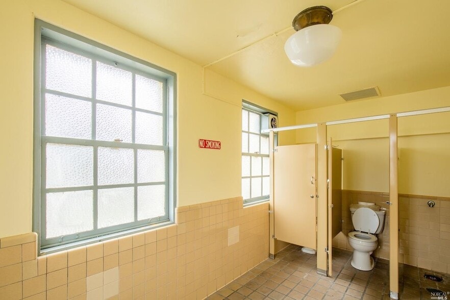 More Photos Of 224 N Oak St, Ukiah Office Residential For Sale