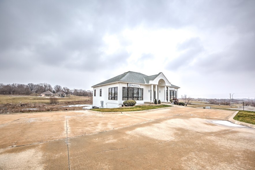 More Photos Of 130-136 Cherry Hill Dr, Belton Office Residential For Lease