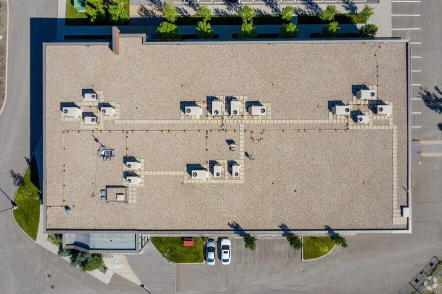 More Photos Of 4000 4th St SE, Calgary Office For Lease