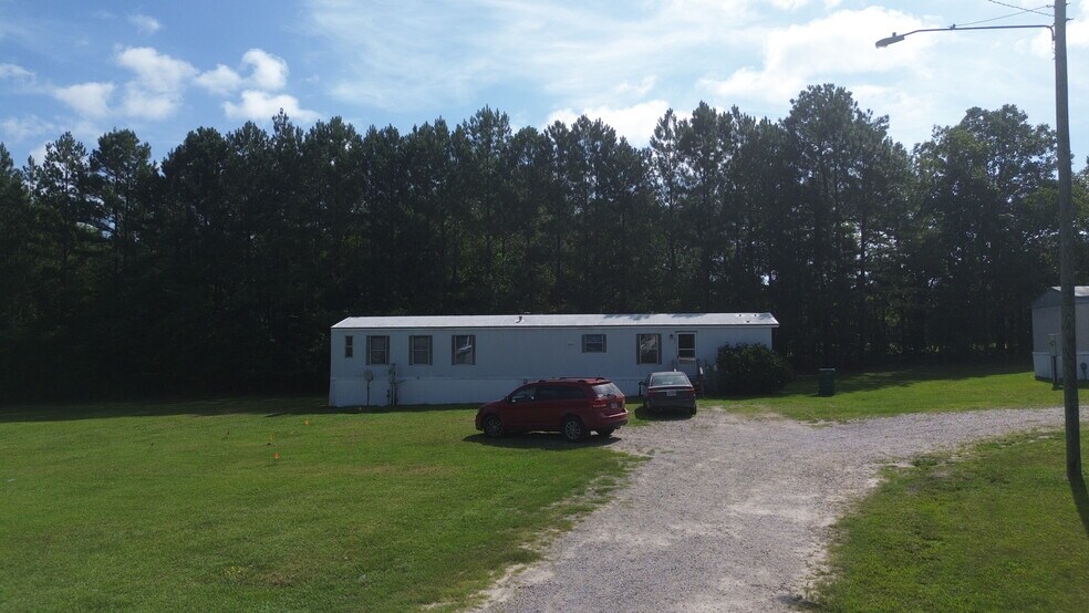 More Photos Of 100 Wild Forest Ln, Sanford Manufactured Housing Mobile Home Park For Sale