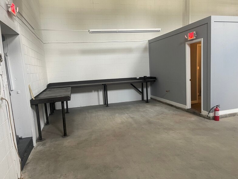 More Photos Of 103 Donald St, Nashville Service For Lease