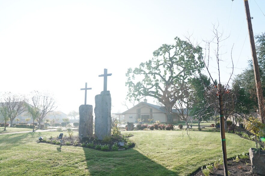 More Photos Of 1135 E Alluvial Ave, Fresno Religious Facility For Lease