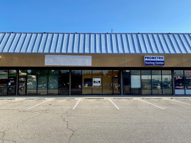 More Photos Of 2719-2777 S 6th St, Springfield General Retail For Sale