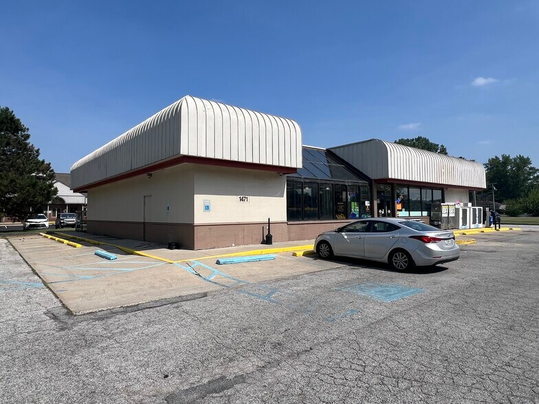 More Photos Of 1471 S Green St, Brownsburg Convenience Store For Sale