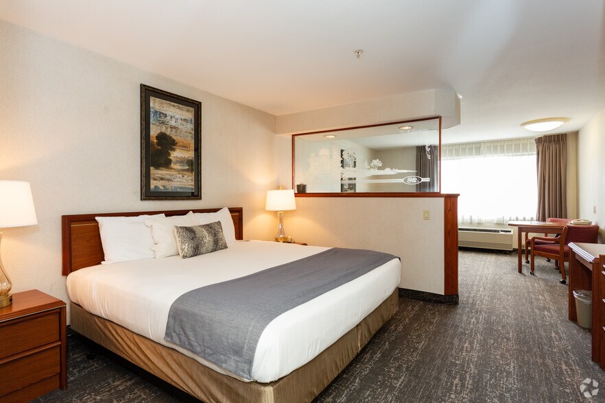 More Photos Of 3304 Market St NE, Salem Hotel For Sale