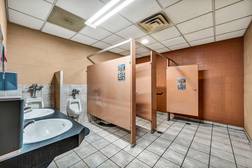 More Photos Of 5348 E Lake Rd, Sheffield Lake Restaurant For Sale