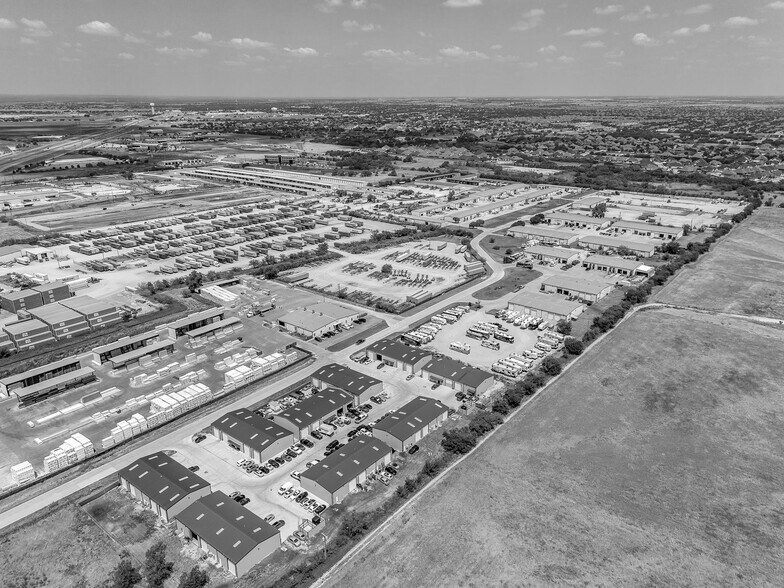 More Photos Of 1150 Blue Mound Rd W, Haslet Warehouse For Lease