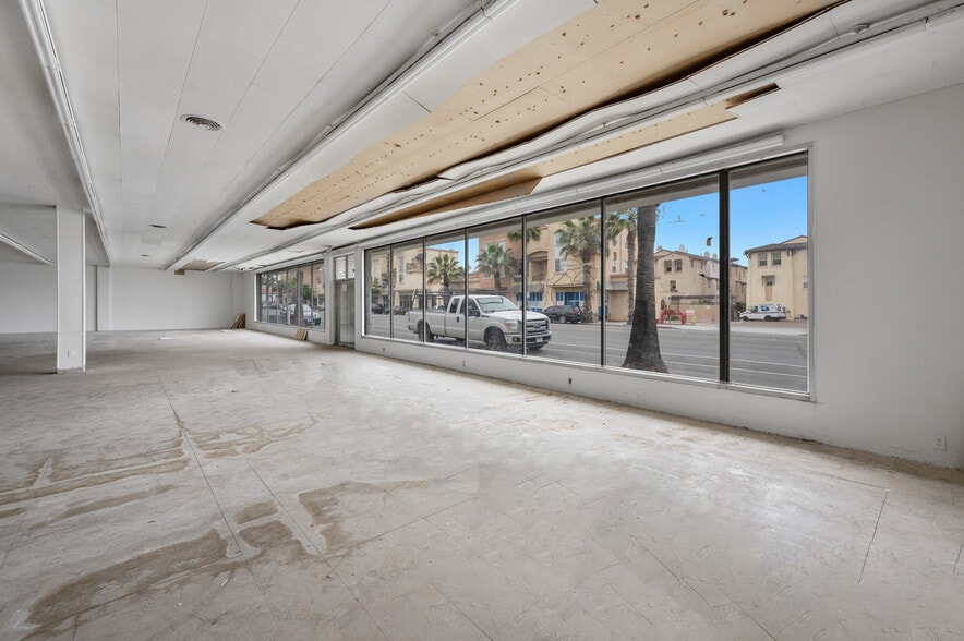 More Photos Of 733 Broadway, Chula Vista Storefront For Sale