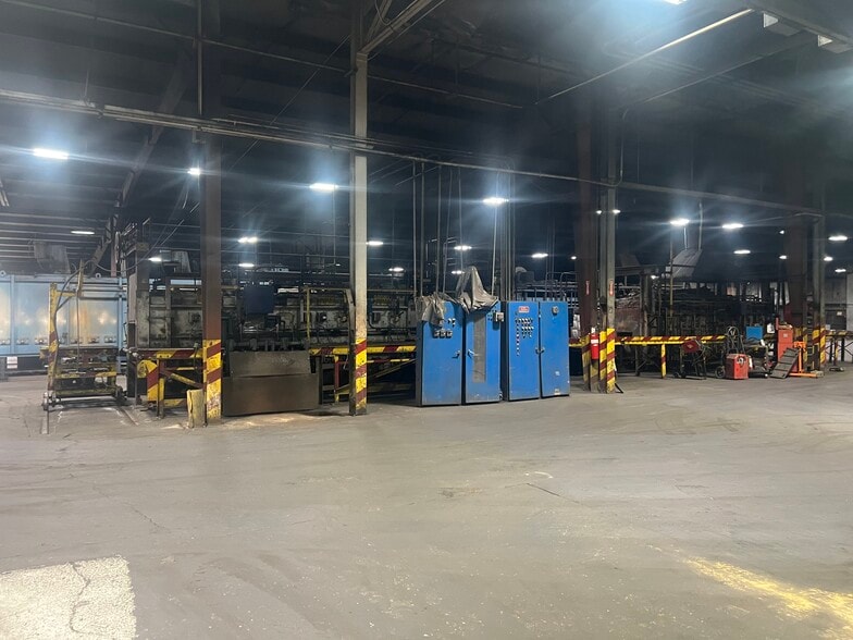 More Photos Of 400 S Gray St, Albany Manufacturing For Sale