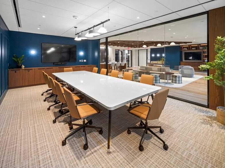 More Photos Of 901 N Glebe Rd, Arlington Office For Lease