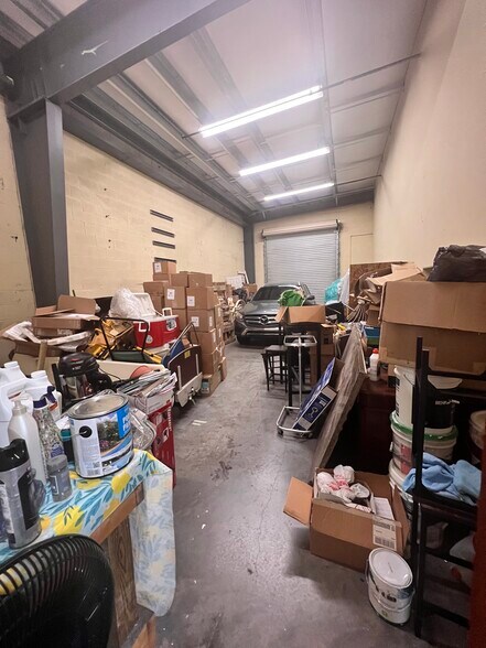 More Photos Of 3239 Old Winter Garden Rd, Orlando Flex For Sale