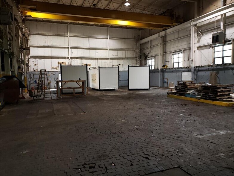 More Photos Of 1311 Chardon Rd, Euclid Warehouse For Lease