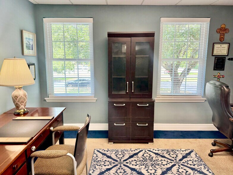 More Photos Of 3830 Williamsburg Park Blvd, Jacksonville Medical For Sale