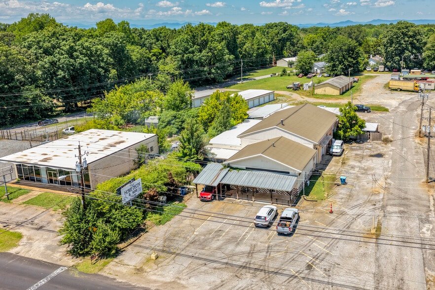 More Photos Of 1358 W Main St, Forest City Warehouse For Sale