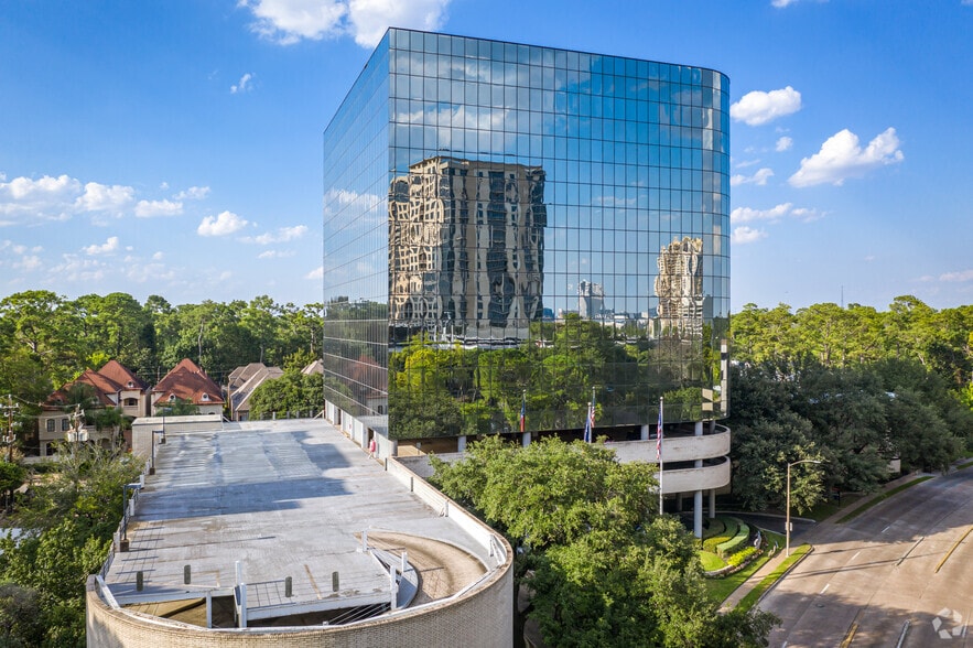 More Photos Of 4900 Woodway Dr, Houston Office For Lease