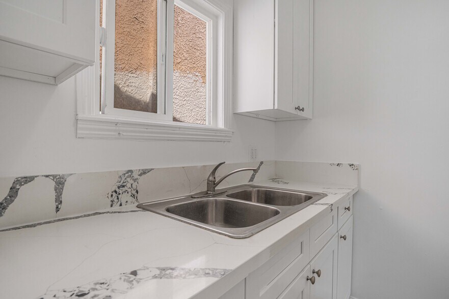 More Photos Of 3713-3717 W Imperial Hwy, Inglewood Apartments For Sale