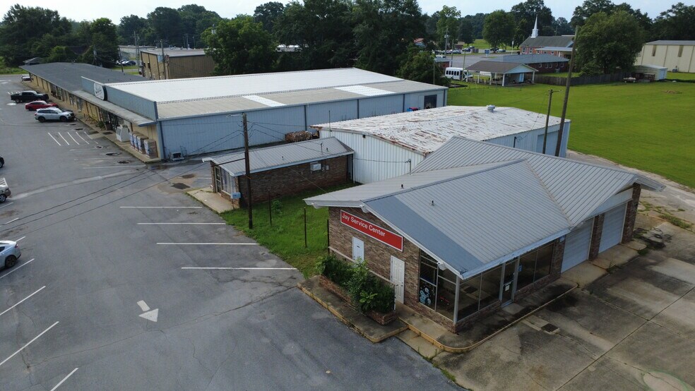 More Photos Of 3873 Commerce st, Jay General Retail For Sale