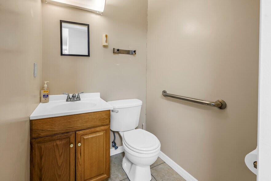 More Photos Of 1745 S Highland Ave, Clearwater Medical For Sale