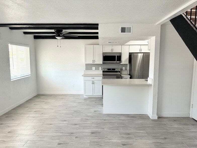 More Photos Of 1504 E Indianola Ave, Phoenix Apartments For Sale