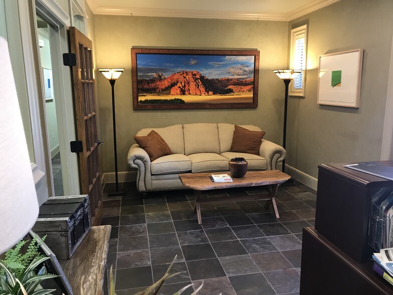 More Photos Of 5592 Davis Blvd, North Richland Hills Coworking Space