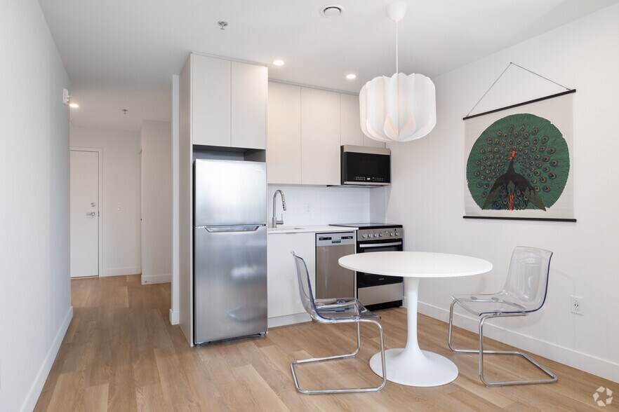 More Photos Of 1230 Rue Bishop, Montréal Apartments For Sale