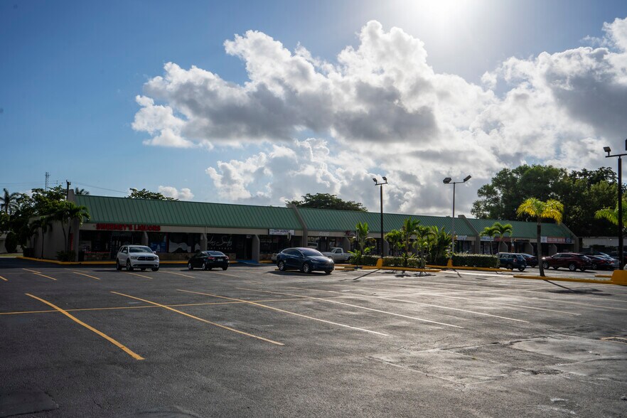 More Photos Of 4850-4860 S State Road 7, Hollywood Unknown For Lease