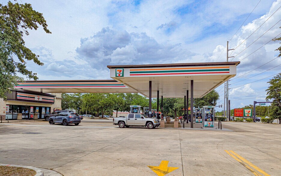 Primary Photo Of 11900 S Orange Ave, Orlando Service Station For Sale