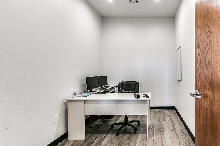 More Photos Of 1140 NW 192nd St, Edmond Office For Lease