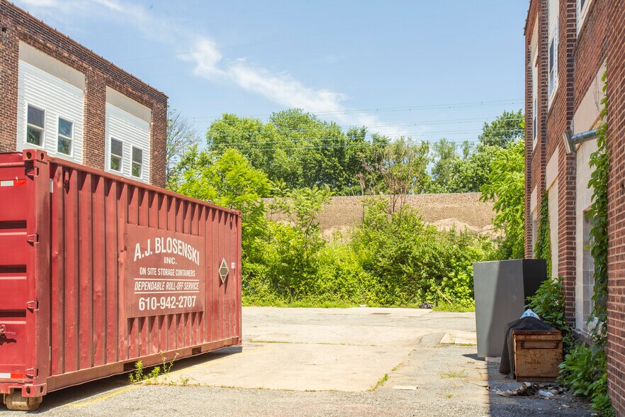 More Photos Of 2300 W 4th St, Chester Light Distribution For Lease