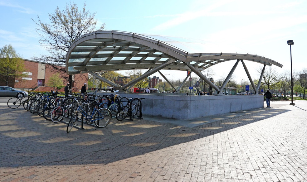 More Photos Of 721 D St SE, Washington Storefront Retail Office For Lease