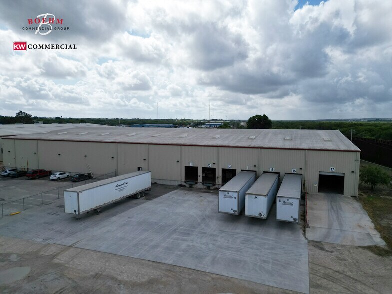 More Photos Of 109 Lupita Circle, Del Rio Distribution For Lease