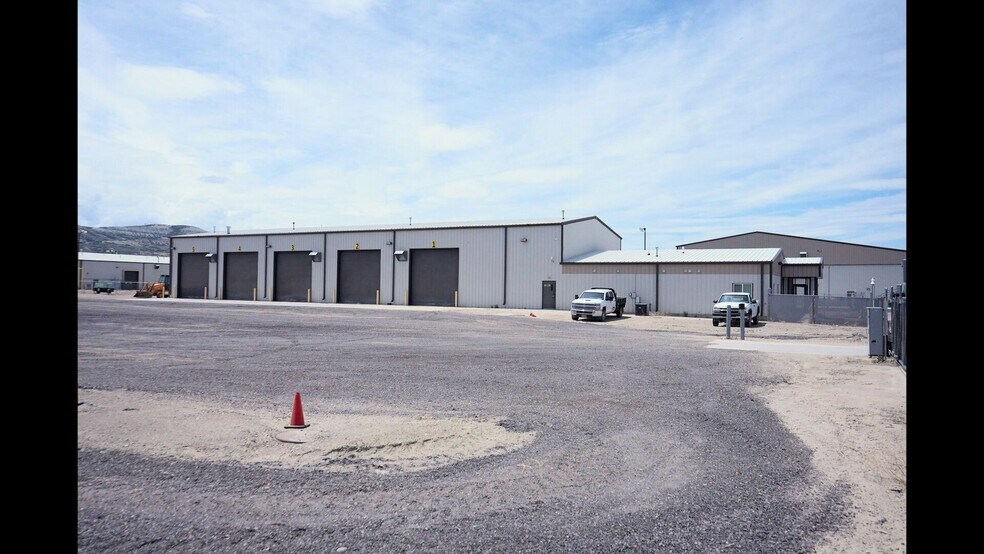 Primary Photo Of 45 Lagoon Rd, Rock Springs Warehouse For Lease