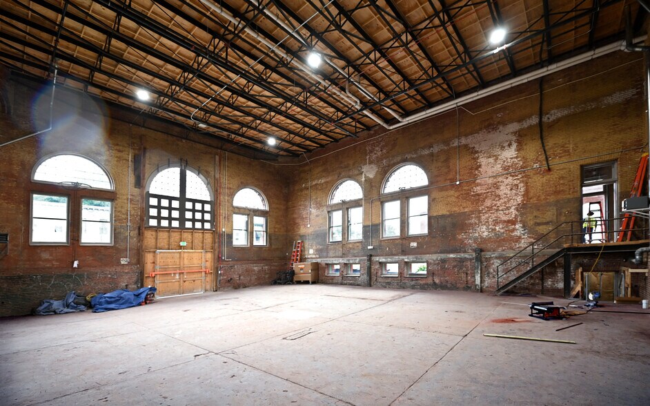 More Photos Of 1801 E Oliver St, Baltimore Unknown For Lease