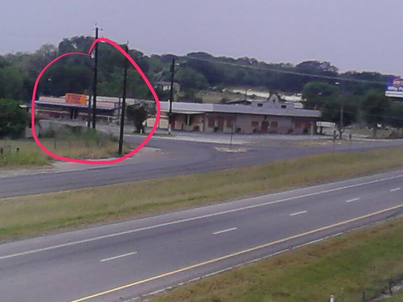 More Photos Of 17695 Luckey Rd, Lytle Restaurant For Lease